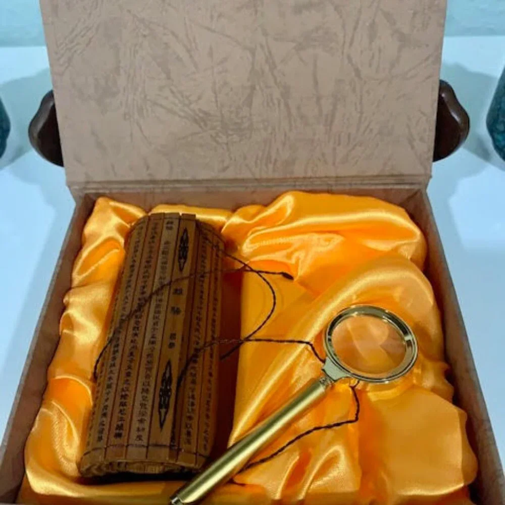 Bamboo Scroll And Magnifying Glass And Beautiful Case - Picture 5 of 8